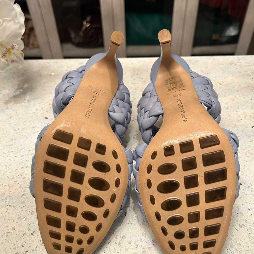 Bottega Veneta The Curve Light Blue Heeled Sandals - Picture 6 of 9